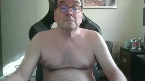 Snapshot of bink195234 chatting on February 13, 8:16 pm Bink195234 online show from February 13, 8:16 pm