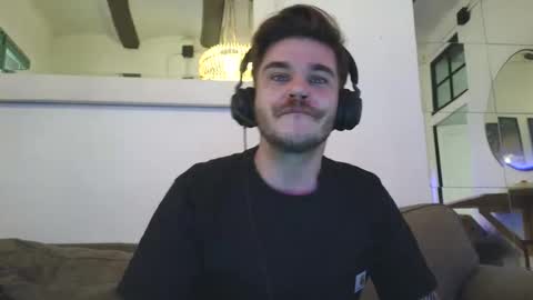 bird_0f_hermes online show from February 5, 11:04 am