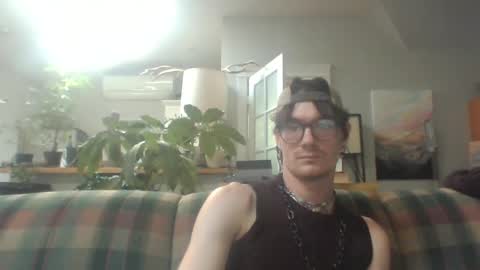 Snapshot of birdieboy808 chatting on September 23, 7:39 pm birdieboy808 online show from September 23, 7:39 pm