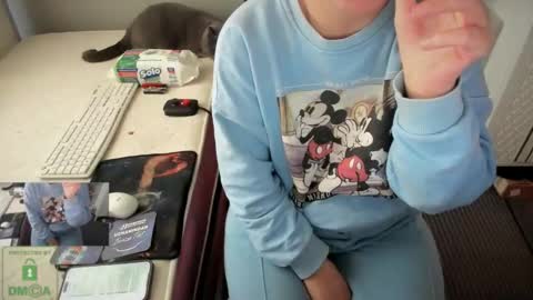 bisex woman online show from December 2, 8:30 am