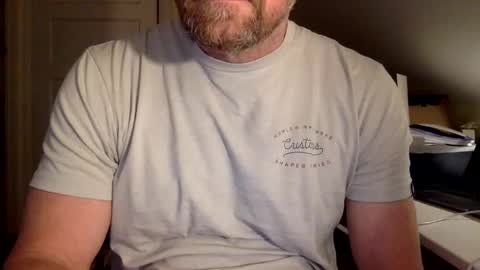 Snapshot of bisonbar chatting on January 19, 8:41 pm BisonBar online show from January 19, 8:41 pm
