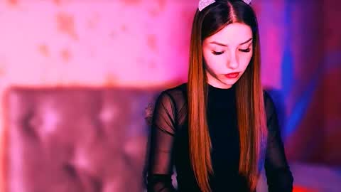 Snapshot of bitter__peach chatting on March 10, 5:51 pm Margo online show from March 10, 5:51 pm