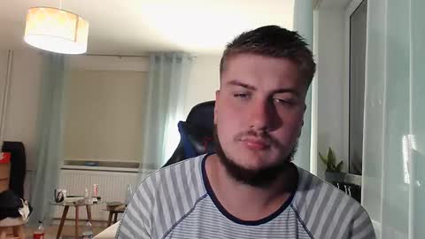bjguyhugecock online show from June 10, 10:08 pm