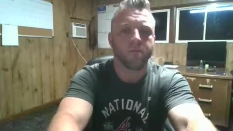 bjhancock_28 online show from April 13, 8:47 pm