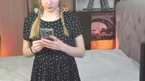 Julia online show from February 6, 2:26 pm