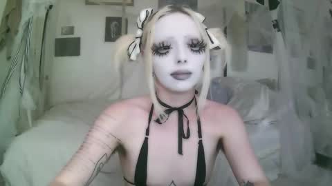 vampire fang  online show from February 27, 7:47 pm