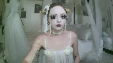 vampire fang  online show from May 13, 7:55 pm