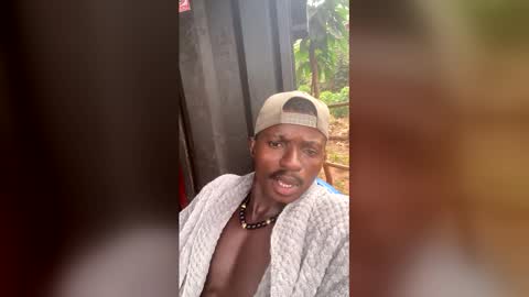 Snapshot of black812975 chatting on March 5, 9:27 am black812975 online show from March 5, 9:27 am