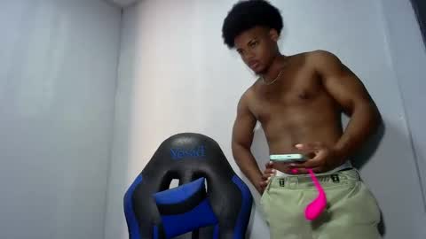 tu morenito online show from March 7, 5:43 pm