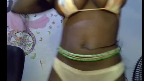 Snapshot of black_ebonyqueen chatting on September 10, 10:04 am Esthy online show from September 10, 10:04 am