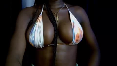 Snapshot of black_ebonyqueen chatting on September 18, 8:44 pm Esthy online show from September 18, 8:44 pm