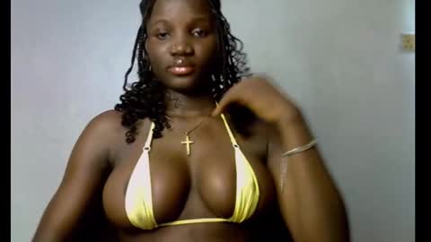 Snapshot of black_ebonyqueen chatting on October 18, 8:48 am Esthy online show from October 18, 8:48 am