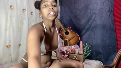Snapshot of black_hot2024 chatting on December 10, 2:16 am MORENITA ISA online show from December 10, 2:16 am
