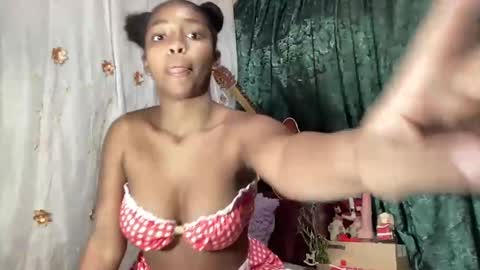 Snapshot of black_hot2024 chatting on December 11, 12:44 am MORENITA ISA online show from December 11, 12:44 am