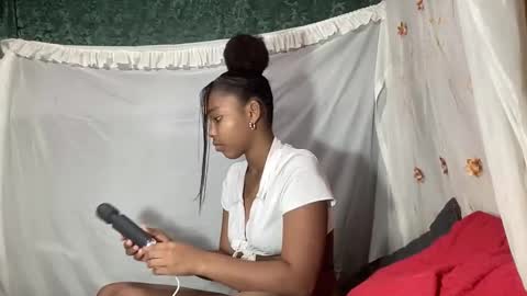 Snapshot of black_hot2024 chatting on February 2, 11:53 pm MORENITA ISA online show from February 2, 11:53 pm