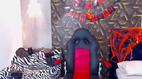 black_king_241 online show from October 31, 3:40 am