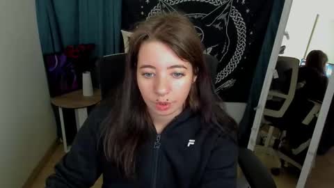  Black Kittie    Wednesday - 1300 - 1900 GMT help me get 100 thumbs up online show from September 18, 12:29 pm