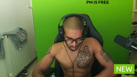Snapshot of black_lollipop chatting on January 17, 5:08 pm Master online show from January 17, 5:08 pm
