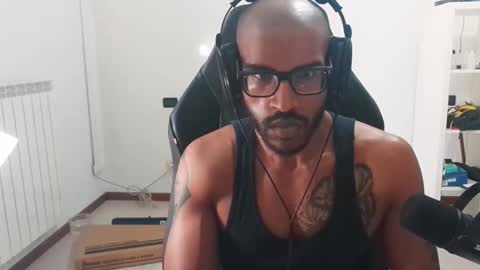 Snapshot of black_lollipop chatting on March 8, 2:54 pm Master online show from March 8, 2:54 pm