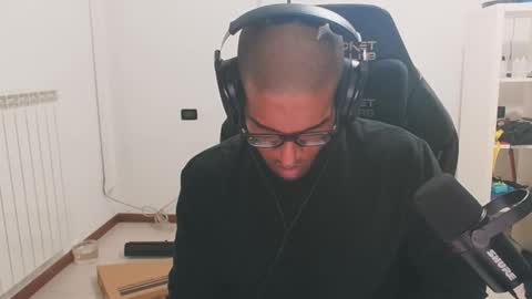 Snapshot of black_lollipop chatting on March 12, 12:33 pm Master online show from March 12, 12:33 pm