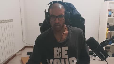 Snapshot of black_lollipop chatting on March 15, 11:05 am Master online show from March 15, 11:05 am