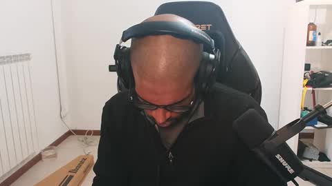 Snapshot of black_lollipop chatting on March 24, 9:14 am Master online show from March 24, 9:14 am