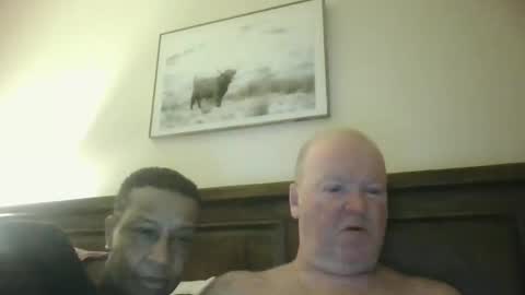 Snapshot of black_n_white4 chatting on December 9, 10:32 am black_n_white4 online show from December 9, 10:32 am