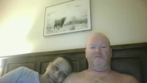 Snapshot of black_n_white4 chatting on December 13, 11:23 am black_n_white4 online show from December 13, 11:23 am