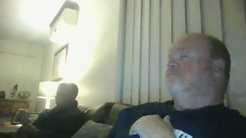 Snapshot of black_n_white4 chatting on February 20, 9:44 am black_n_white4 online show from February 20, 9:44 am