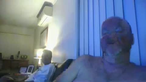 Snapshot of black_n_white4 chatting on March 8, 12:20 pm black_n_white4 online show from March 8, 12:20 pm
