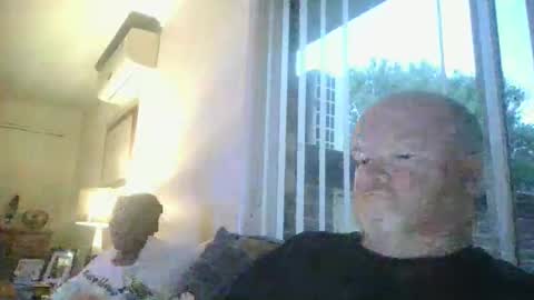 Snapshot of black_n_white4 chatting on March 12, 8:30 am black_n_white4 online show from March 12, 8:30 am