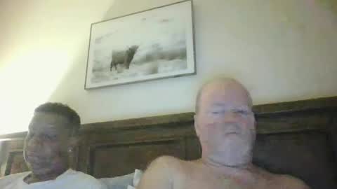Snapshot of black_n_white4 chatting on December 21, 10:33 am black_n_white4 online show from December 21, 10:33 am