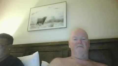 Snapshot of black_n_white4 chatting on January 8, 10:17 am black_n_white4 online show from January 8, 10:17 am