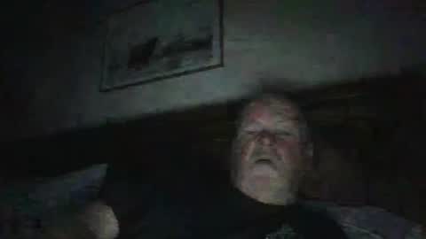 Snapshot of black_n_white4 chatting on March 21, 8:41 am black_n_white4 online show from March 21, 8:41 am