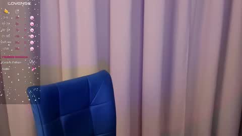 Snapshot of black_pant3r chatting on December 6, 5:53 am Mon Mon online show from December 6, 5:53 am