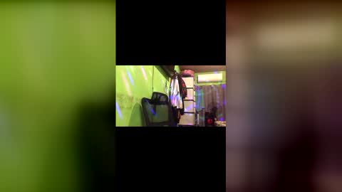 Snapshot of blackasiancockts chatting on December 5, 6:33 am Crystal online show from December 5, 6:33 am