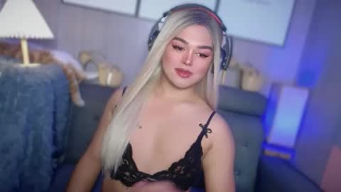 Snapshot of blackbarbiechantalxvx chatting on March 4, 5:03 pm blackbarbiechantalxvx online show from March 4, 5:03 pm