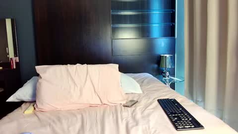 Snapshot of blackd0ll chatting on February 4, 4:40 am Angye online show from February 4, 4:40 am