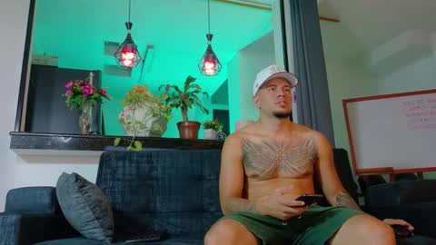 Snapshot of blackdreams1__ chatting on March 28, 1:27 am Black Dreams online show from March 28, 1:27 am