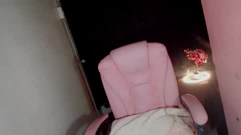 JUST CALL ME KEYLAH 3 online show from December 13, 8:14 pm