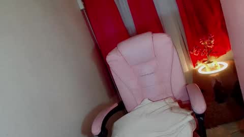 JUST CALL ME KEYLAH 3 online show from December 23, 3:37 am