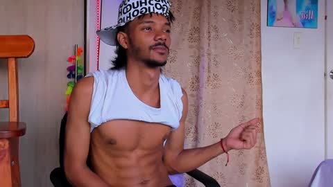 Snapshot of blackmaster_4u chatting on December 25, 1:41 pm Angel James online show from December 25, 1:41 pm