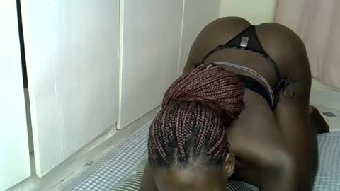 Snapshot of blackmela chatting on March 31, 8:37 am Blackmela online show from March 31, 8:37 am