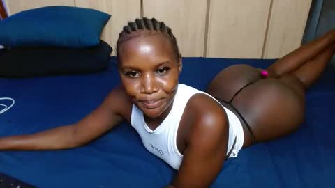 Snapshot of blackmellanin_ chatting on December 4, 2:15 pm Smiley sylivia online show from December 4, 2:15 pm