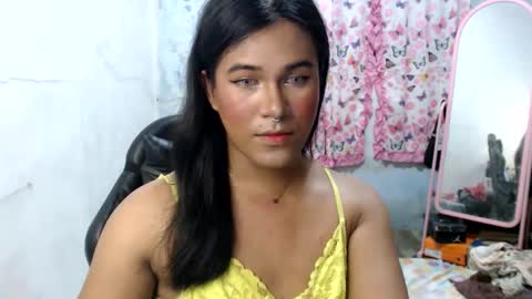 Ellez online show from May 6, 6:24 pm