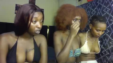 Snapshot of blackqueen2030 chatting on March 26, 2:33 pm blackqueen2030 online show from March 26, 2:33 pm