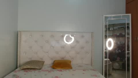 Snapshot of blackqueenofparis chatting on June 24, 5:28 am Paris online show from June 24, 5:28 am