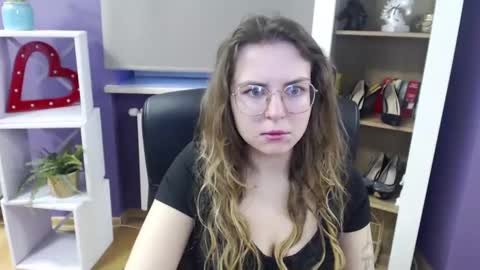 Snapshot of blackrosezoey chatting on March 5, 5:40 am Z O E Y online show from March 5, 5:40 am