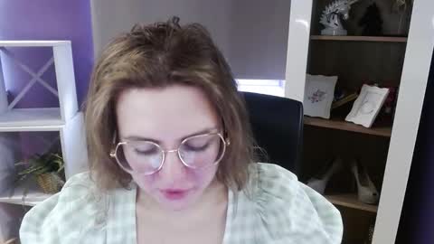 Z O E Y online show from March 27, 8:26 am