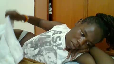 Snapshot of blacksexygal chatting on November 13, 8:19 pm SARAH online show from November 13, 8:19 pm